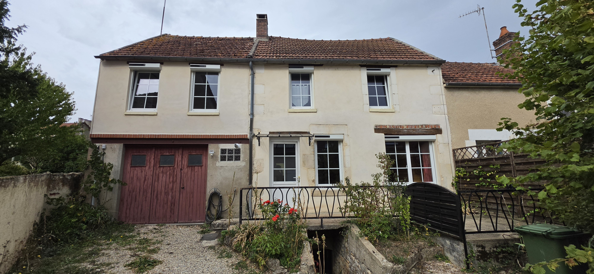 Proche Coulanges sur Yonne, jolie maison de village 80 m2 ha