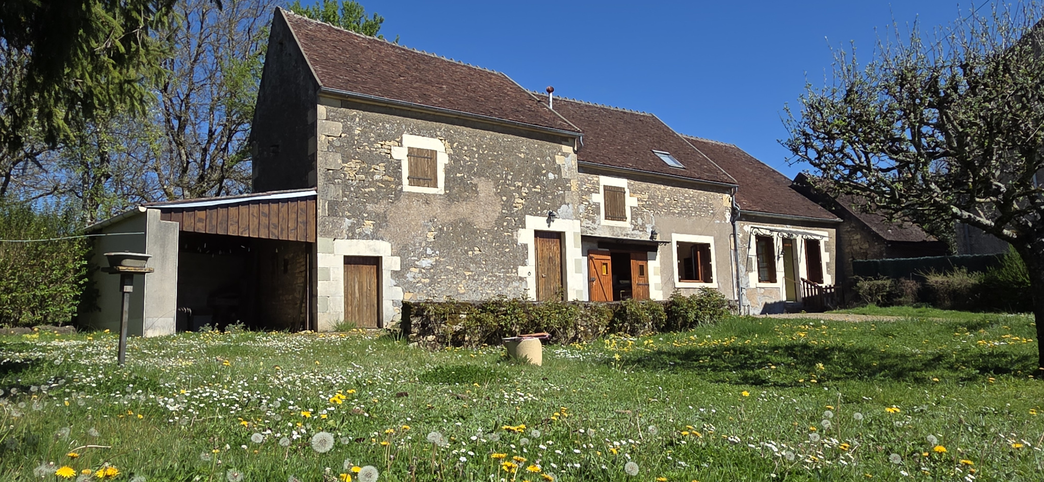 PROCHE VARZY, MAISON 77 M2 HABITABLES DE SUITE