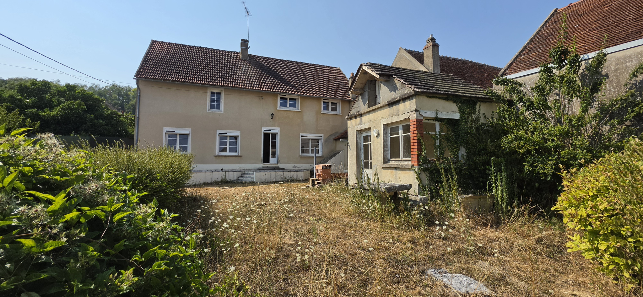 Idéal maison de famille, 160 m2, 5 chambres, dépendances, cour et jardin