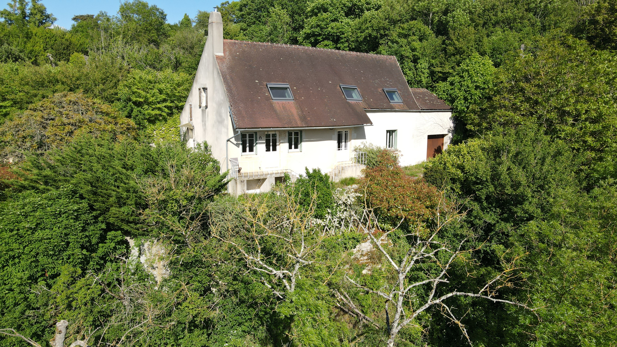 Jolie maison pierre avec vue dégagée sur Clamecy